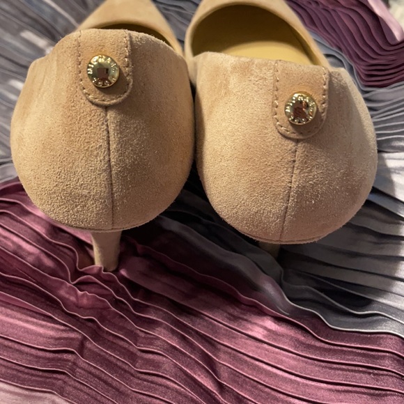Michael Kors tan lady pumps/heels 9 1/2 - Picture 2 of 11